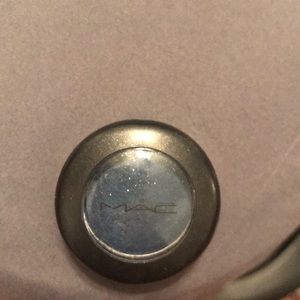 Single MAC eyeshadow